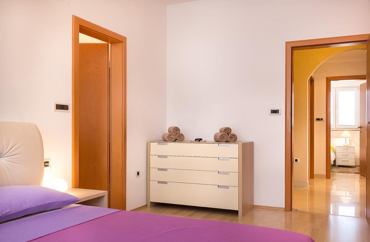 Apartment Igor 3 **** 메덜린 외부 사진