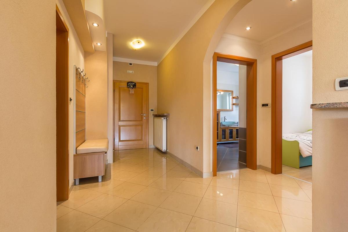 Apartment Igor 3 **** 메덜린 외부 사진
